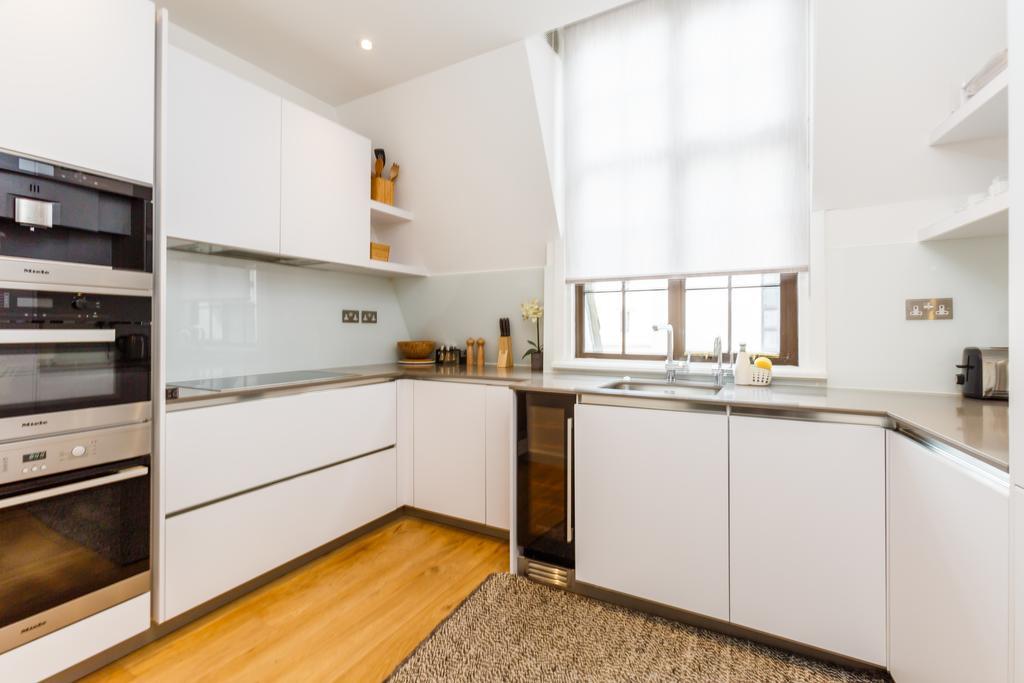 Cockspur Street, 3 Bedrooms London Exterior photo
