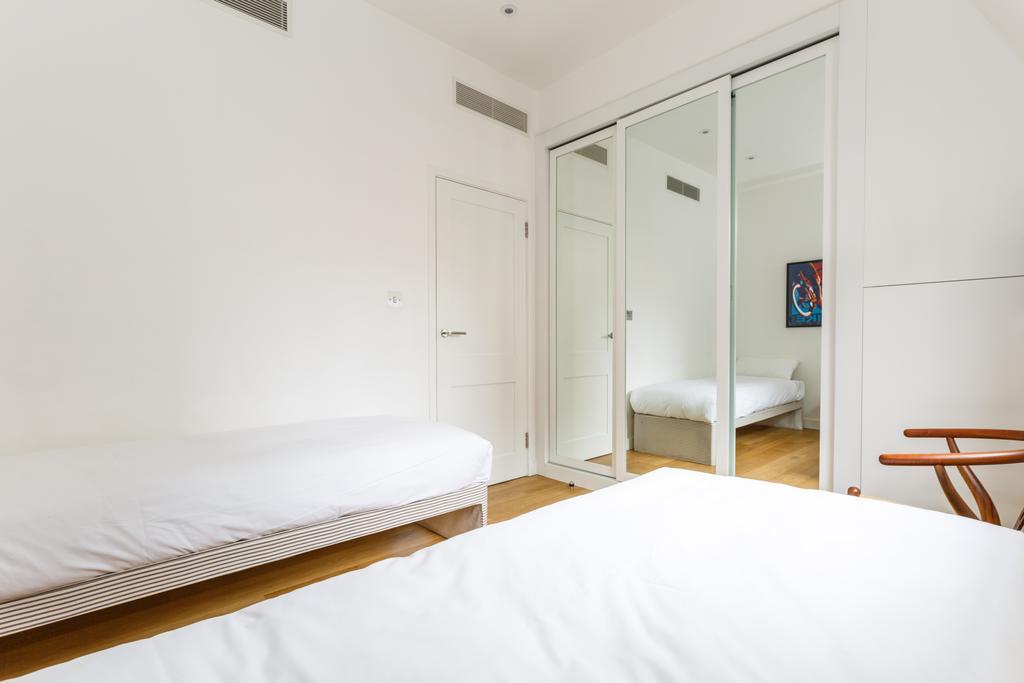 Cockspur Street, 3 Bedrooms London Exterior photo